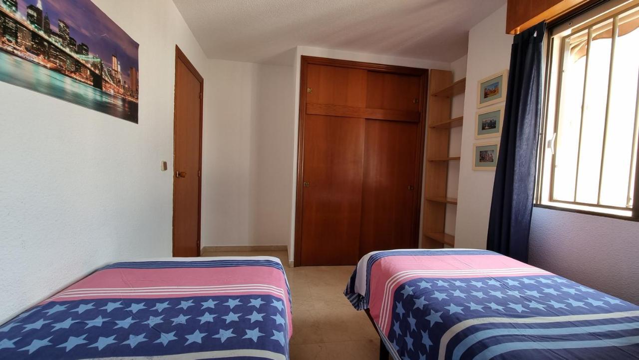 Atico Con Terraza Y 2 Habitaciones En Casco Antiguo Benidorm Zewnętrze zdjęcie