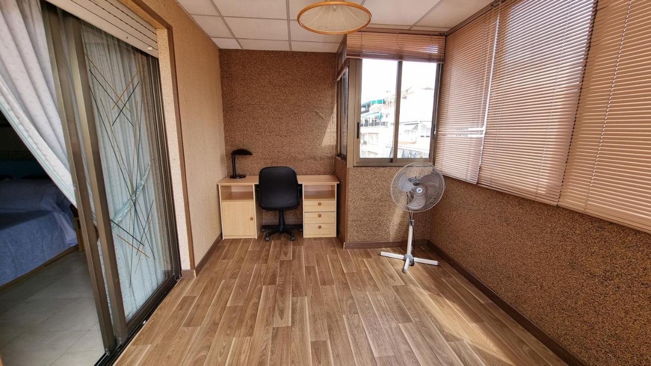 Atico Con Terraza Y 2 Habitaciones En Casco Antiguo Benidorm Zewnętrze zdjęcie